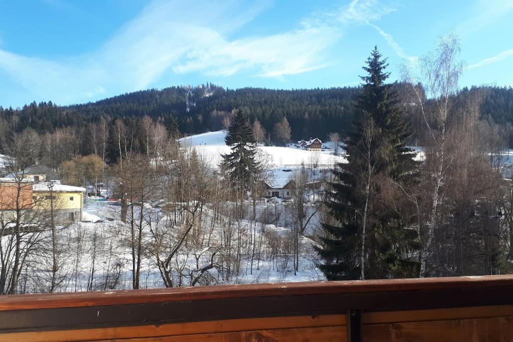 Apartmany Na Tanvaldskem Spicaku Jiretin pod Bukovou Екстериор снимка